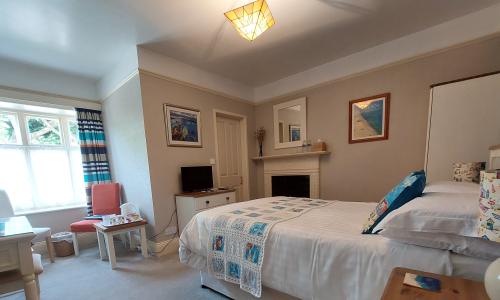 Official photograph of the Hollerday double room